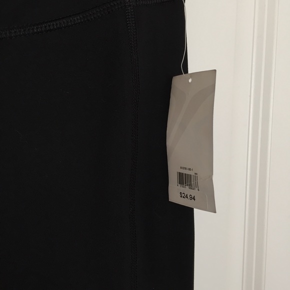 {2 for $20} Old Navy Active Crops - Size L, NWT - Picture 3 of 3